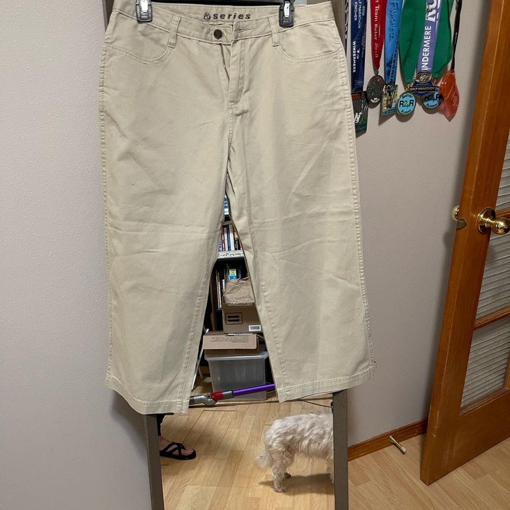 Women’s North Face capri pants-NWT